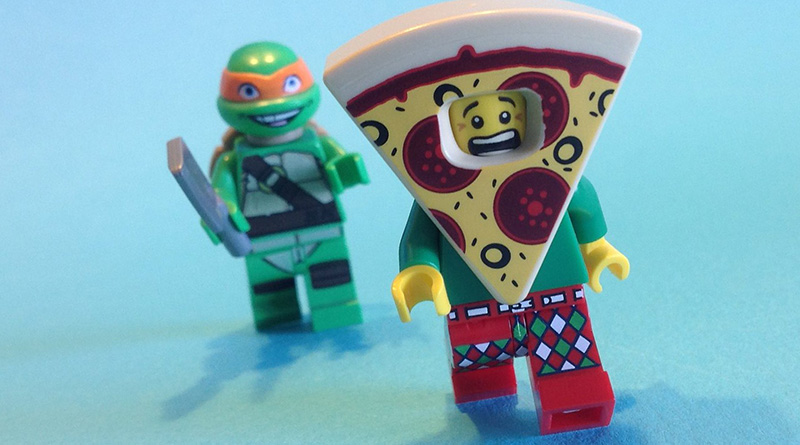 Brick Pic of the Day: Pizza time