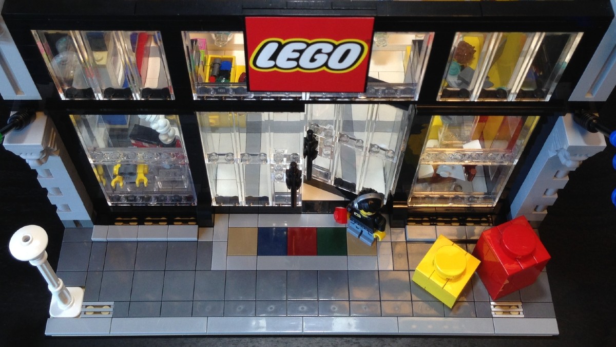 Modular LEGO Store is nearly fully funded in BrickLink Designer Program after 22 hours