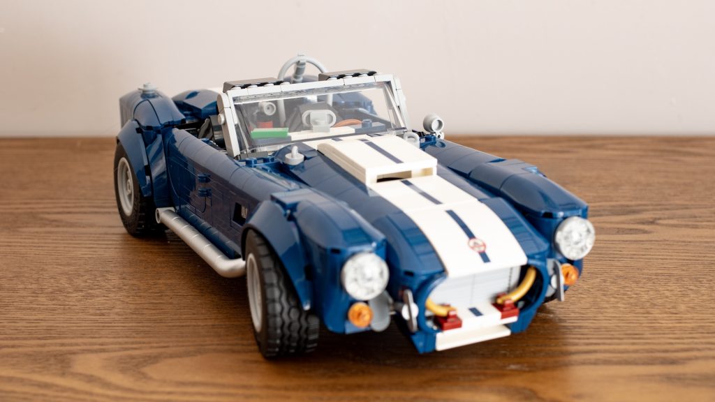 LEGO ICONS Shelby Cobra 427 SC 10357 g 1024x576