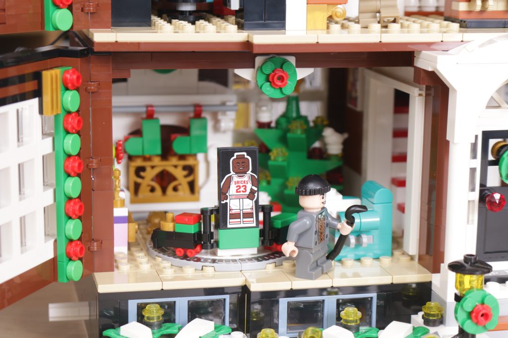 LEGO Ideas 21330 Home Alone review rebuild feature 3 1024x683