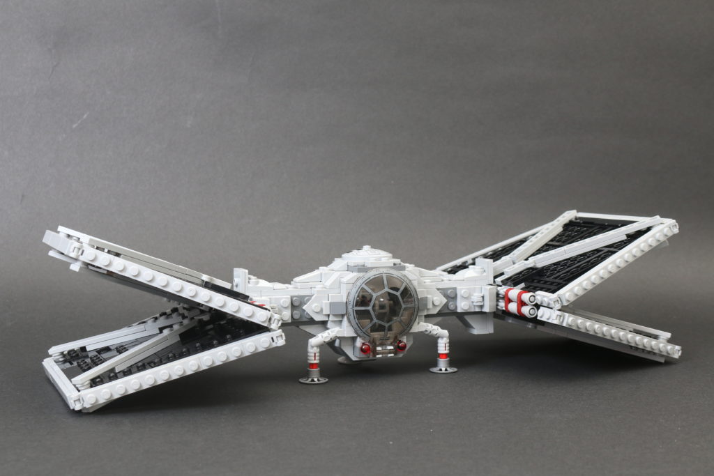 Build a LEGO Mandalorian Outland folding TIE Fighter 57