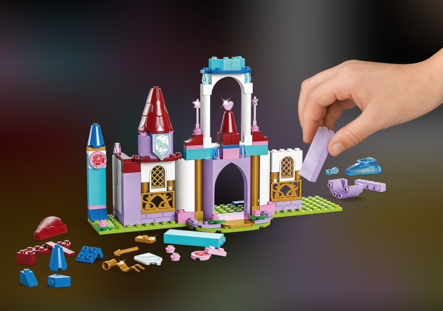 LEGO Disney 43219 Disney Princess Creative Castles 1