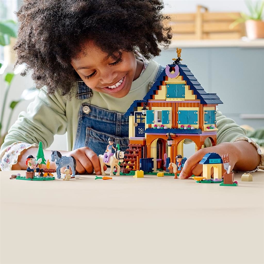 LEGO FRIENDS 41683 FOREST HORSEBACK RIDING CENTER 4 1024x1024