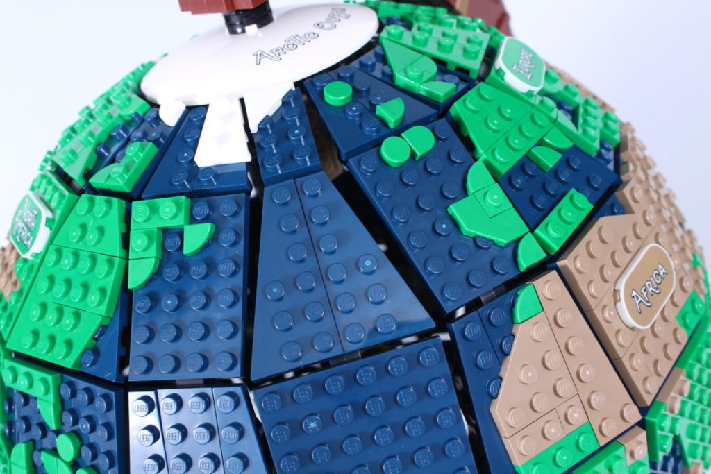 LEGO Ideas 21332 The Globe review 15 1024x683