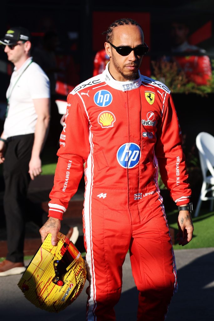 LEGO Ferrari Helmets paddock assets 15 683x1024
