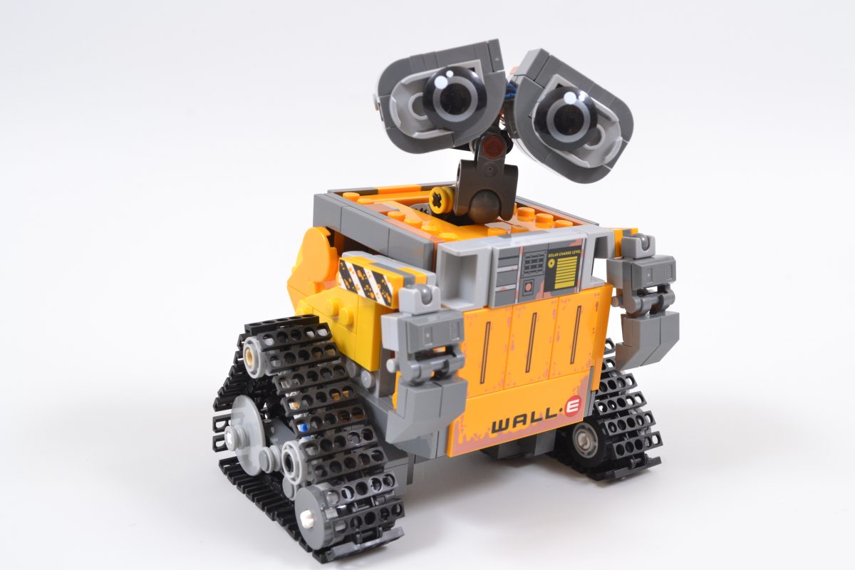 LEGO Disney 43279 WALL E and EVE 23 1200x800