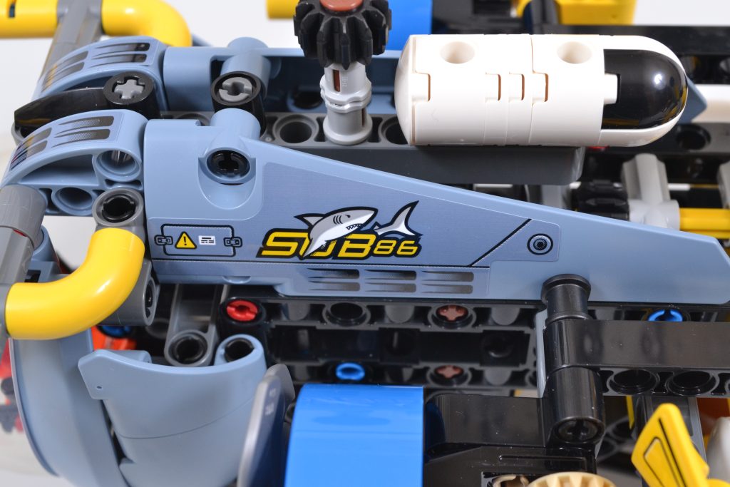 LEGO Technic 42201 Deep Sea Research Submarine 10 1024x683