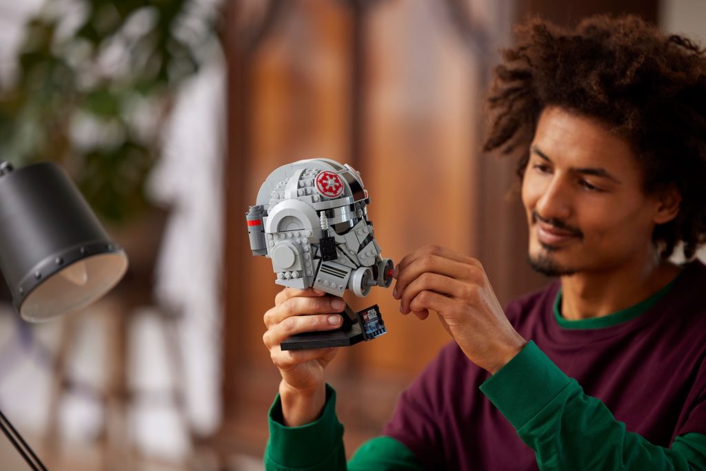 LEGO Star Wars 75429 AT AT Driver Helmet 14 1024x683