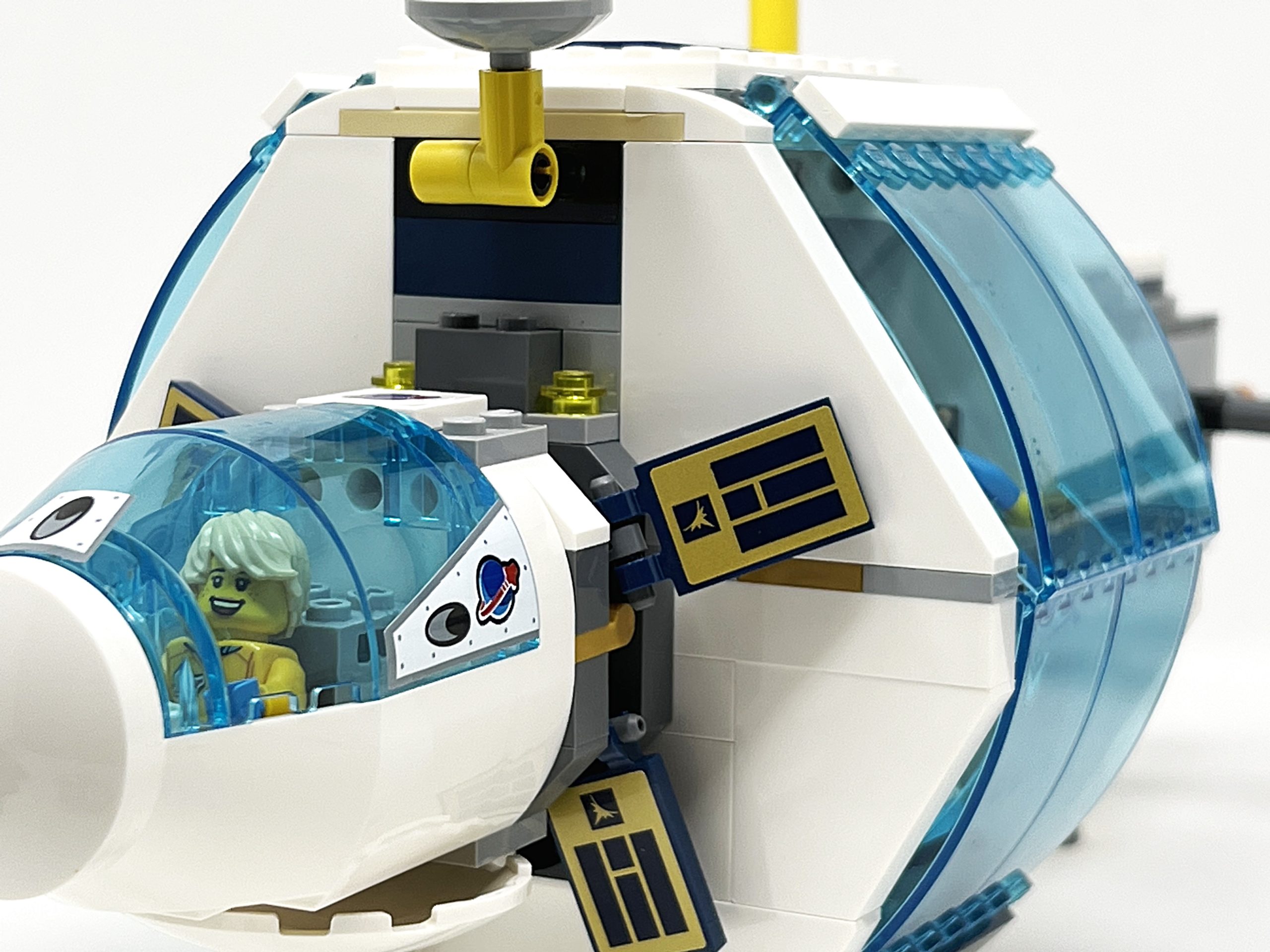 LEGO CITY 60349 Lunar Space Station review 11 scaled
