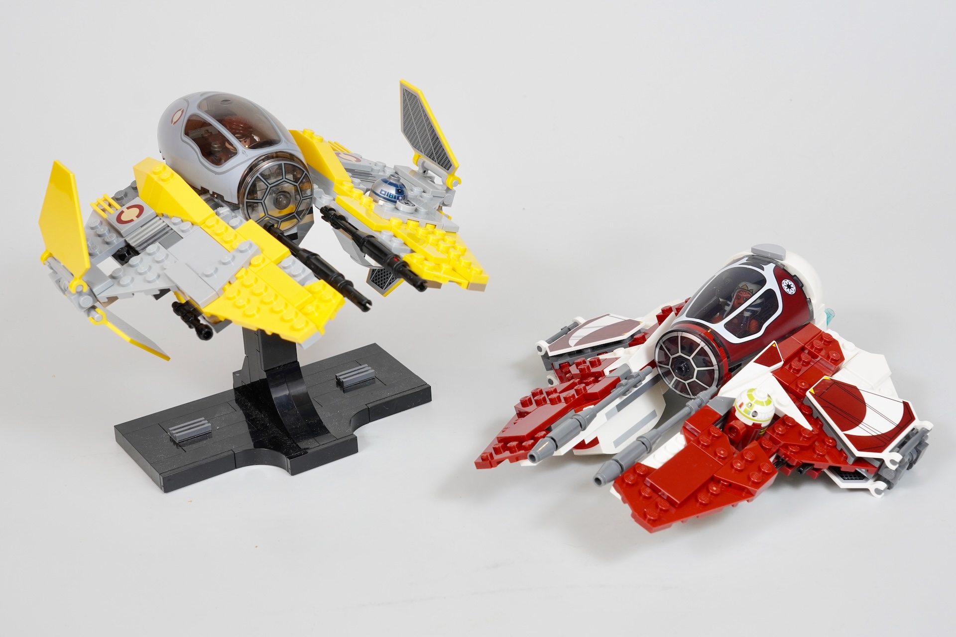 LEGO Star Wars 75401 Ahsoka's Jedi Interceptor critique-5